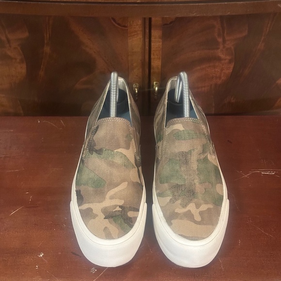 SeaVees Women’s Baja Slip On Platform Sneakers - Picture 1 of 8
